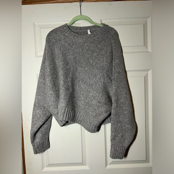 Aritzia Sweaters - NWT Size L Babaton Sweater